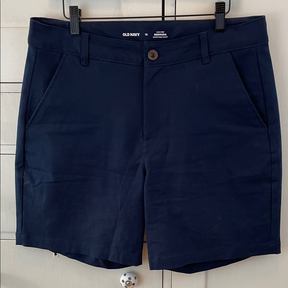 Old Navy Women's Navy Blue Bermudas high rise 12 BNWOT